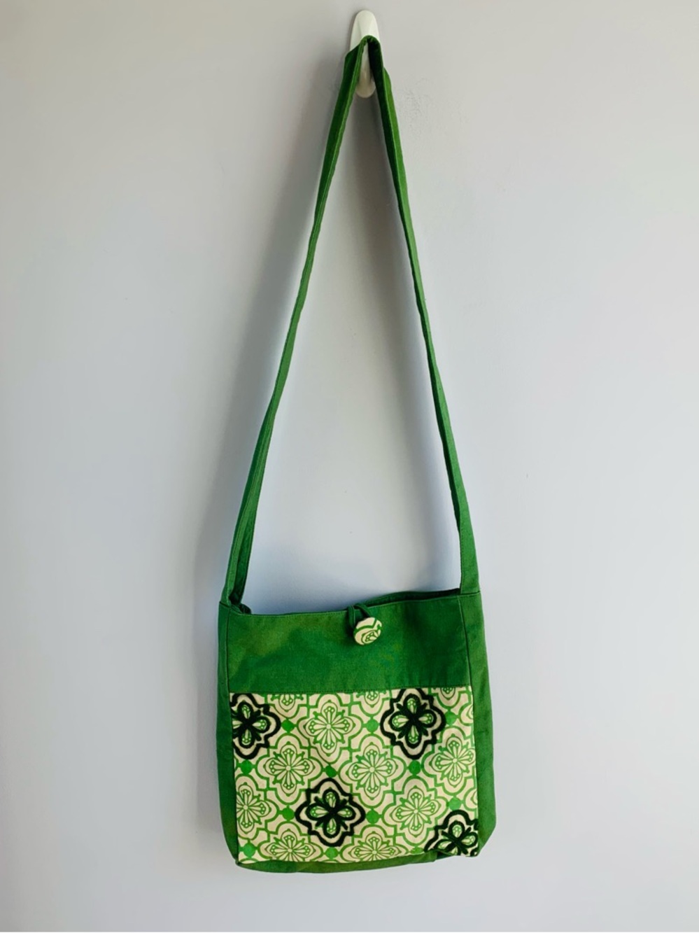 World of Good NWOT Cotton Messenger Tote Bag Green Olive Boho Hippy Embroidered